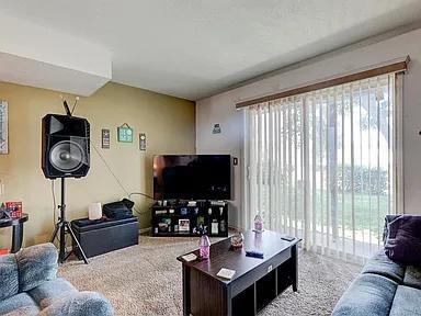 Foto del edificio - 2049 NW Hickory Ln