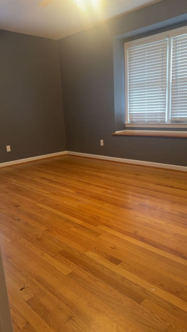 Building Photo - Available Now! Four bedroom 2.5 Bathroom!!