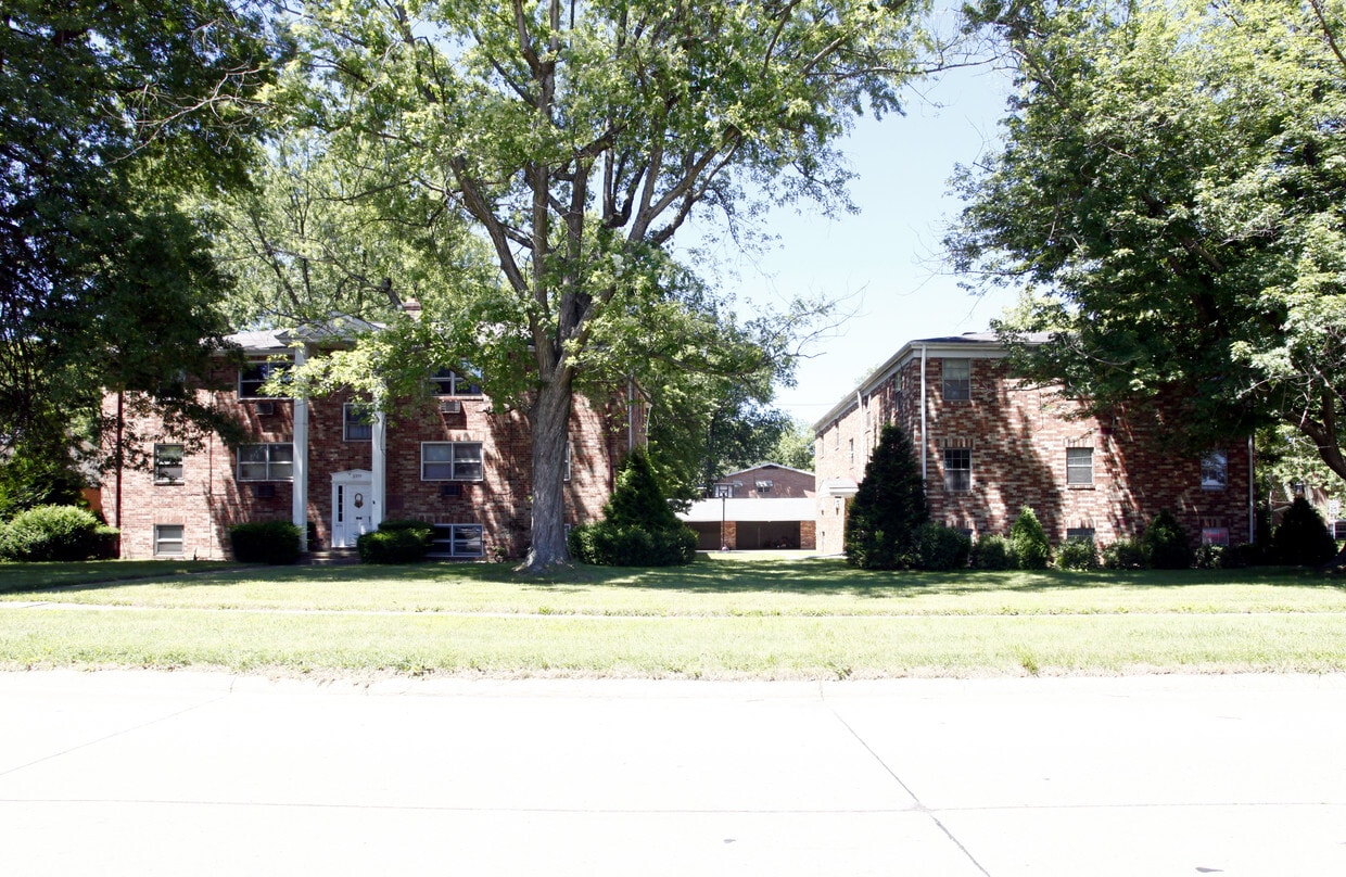 Building Photo - 2399 Southeast Blvd