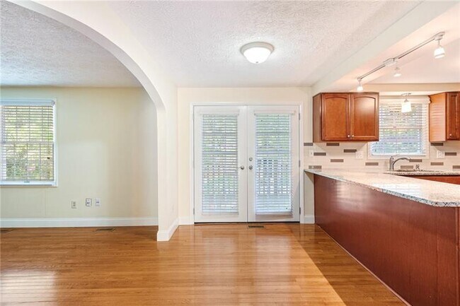 Foto del edificio - 140 Roswell Farms Ct