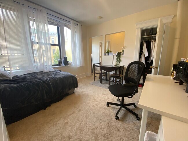 Foto del edificio - 54 Burbank St