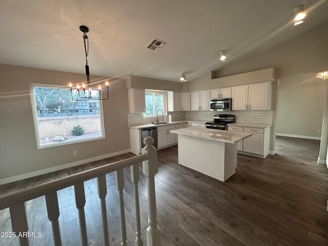 Building Photo - 1611 W Musket Way