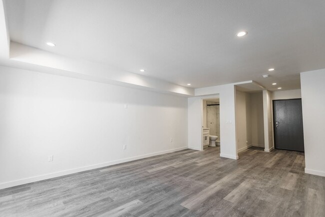 Interior Photo - 14056 Valleyheart