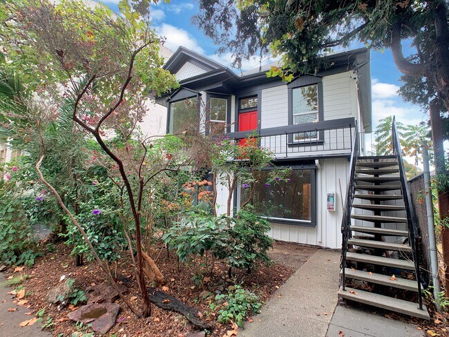 Building Photo - 2118 McKinley Ave
