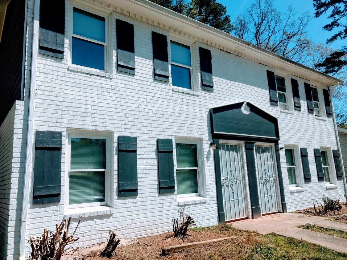 Building Photo - 5320 Ridge Forest Dr