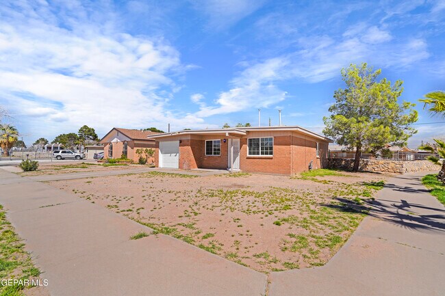 Building Photo - 9109 Morelia Rd