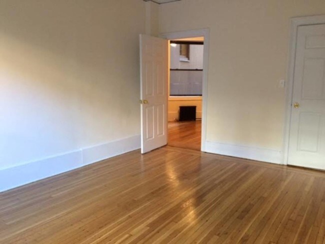 Building Photo - 124 W 72nd St
