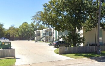 Building Photo - 1109 E North St
