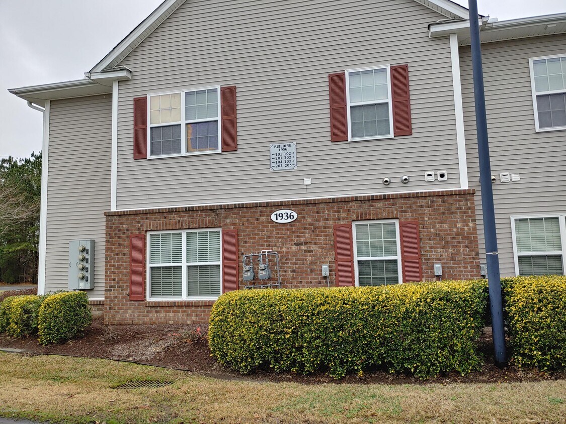 1936 Tara Ct Unit 202, Greenville, NC 27858 Condo for Rent in