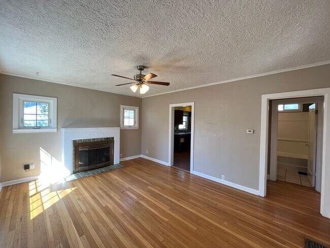 Foto del edificio - Charming 2 Bedroom, 1 Bathroom House in Po...
