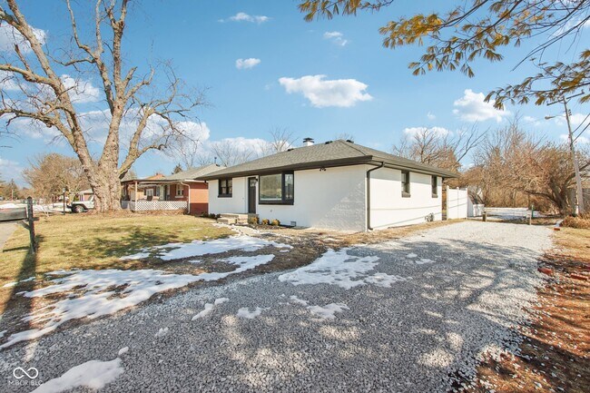 Building Photo - 21 N Devon Ave