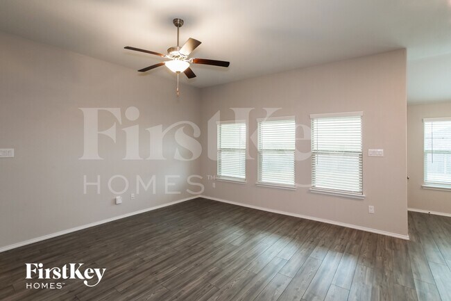 Foto del edificio - 301 Saguaro Dr