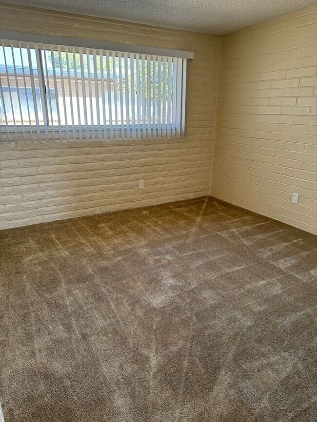 Foto del edificio - 2 Bedroom / 2 Bath - Midtown!