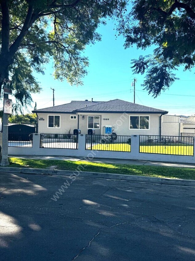 Primary Photo - 1569-1567 Carol Dr