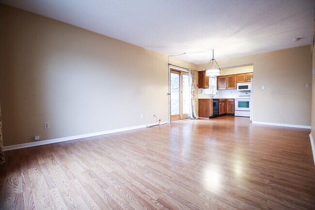 Building Photo - 306 Orchard Cir