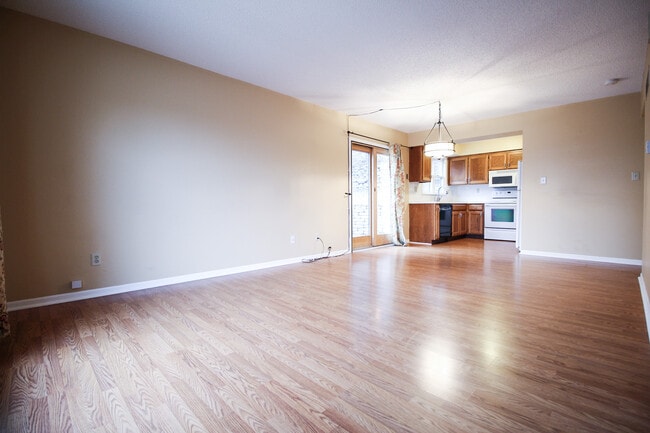 Foto del edificio - 306 Orchard Cir