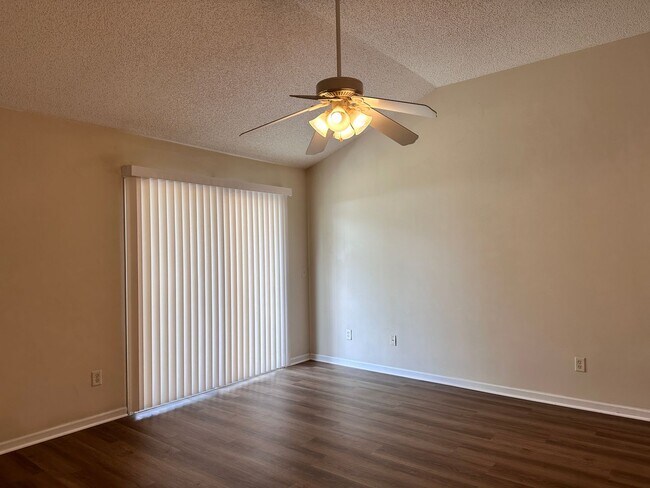 Foto del edificio - Three Bedroom in Westport Bay