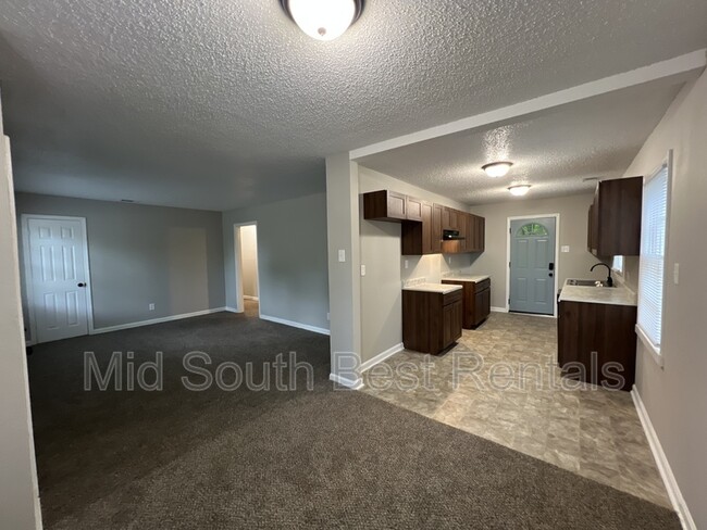 Building Photo - 521 E Shelby Dr