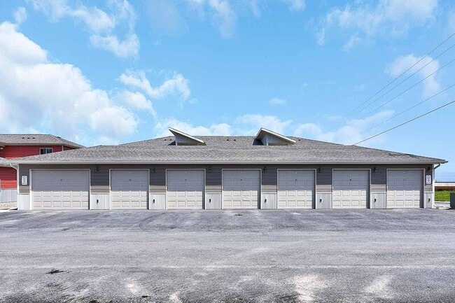 Building Photo - 901 Gibbon St