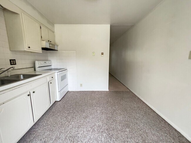 Foto del edificio - 8306 & 8308 W Butternut Rd