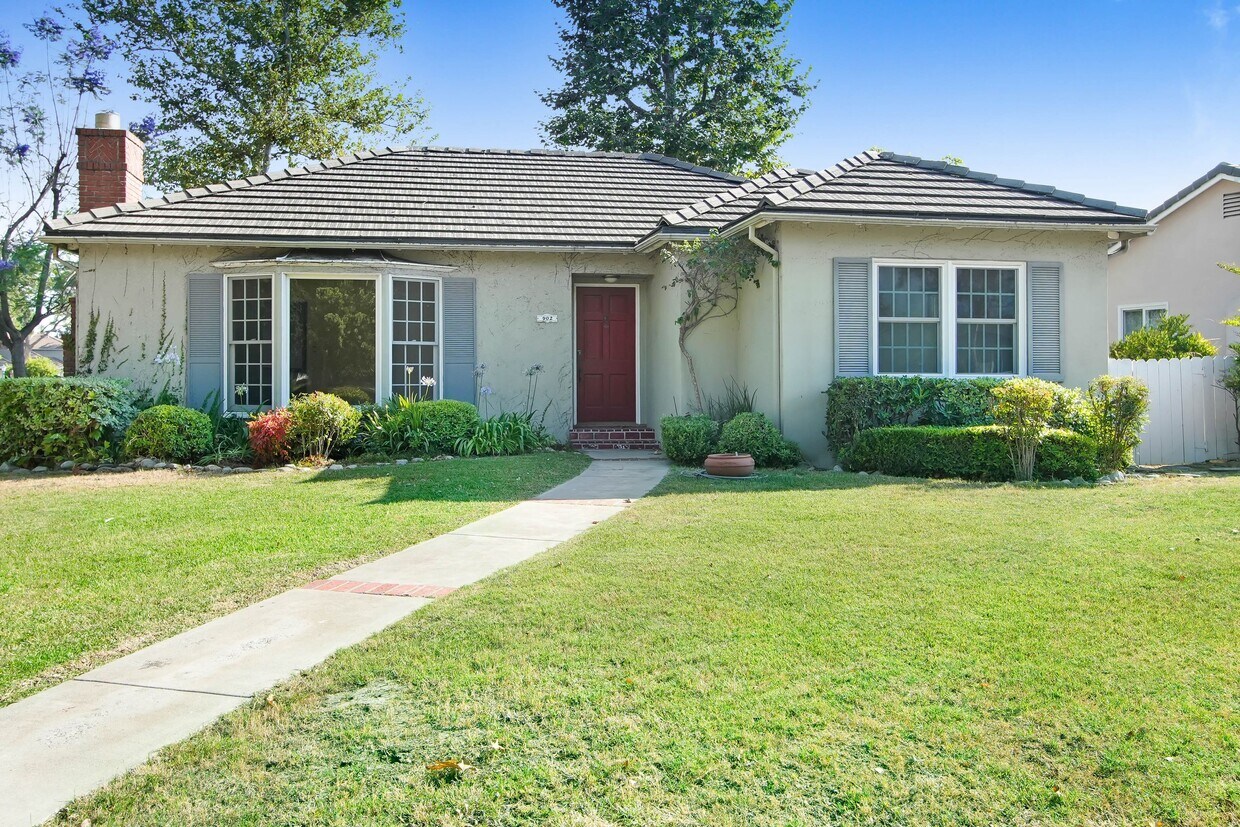 Primary Photo - 902 Palo Alto Dr
