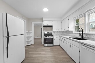 Building Photo - 108 Robble Ave