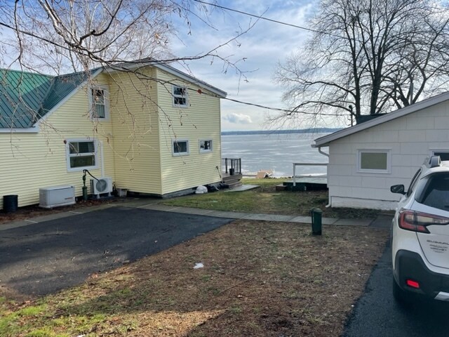 Foto del edificio - 443 Lakeside Dr