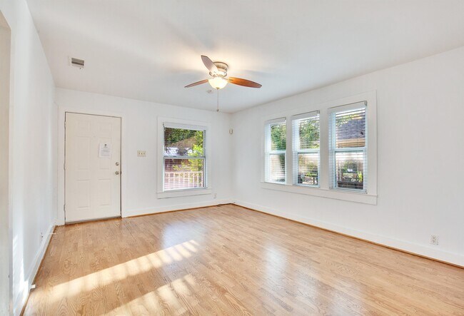 Building Photo - 708 Keasbey St