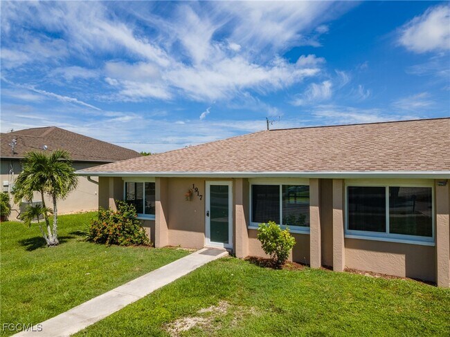 Foto del edificio - 1917 Cape Coral Pkwy W