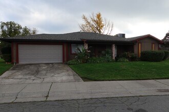 Building Photo - 7374 Farm Dale Wy