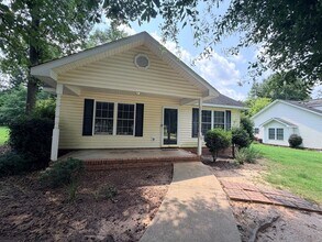 Building Photo - 104 Brazington Ct