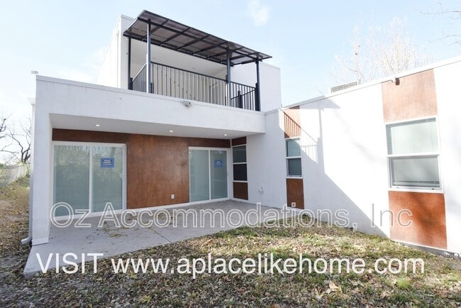 Foto del edificio - 4011 S Minnie St