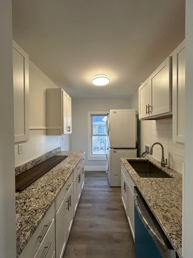 Building Photo - 6 Holmes St