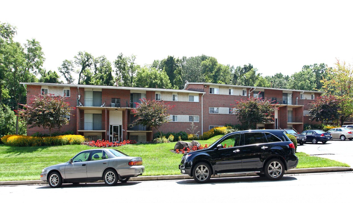 Foto principal - Edmondson Park Apartments