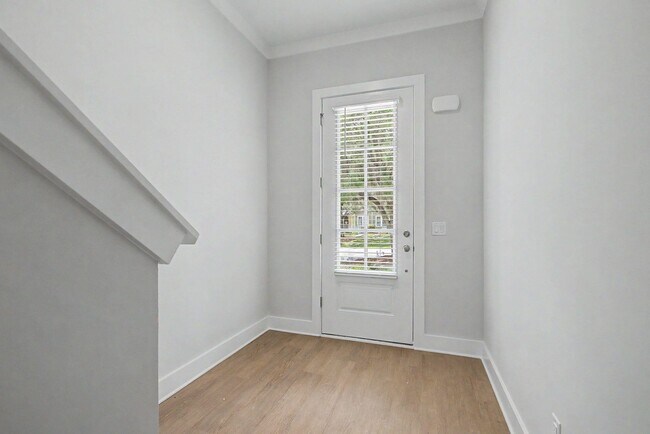 Foto del edificio - 4065 Four Oaks Blvd
