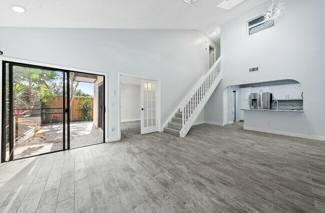 Foto del edificio - 4012 Palm Bay Cir