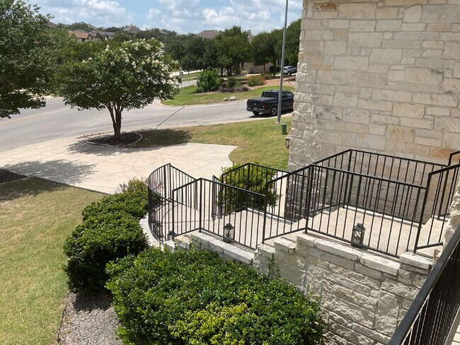 Building Photo - 4 Bed & 3.5 Bath Home in the Promontory Pointe Subdivision