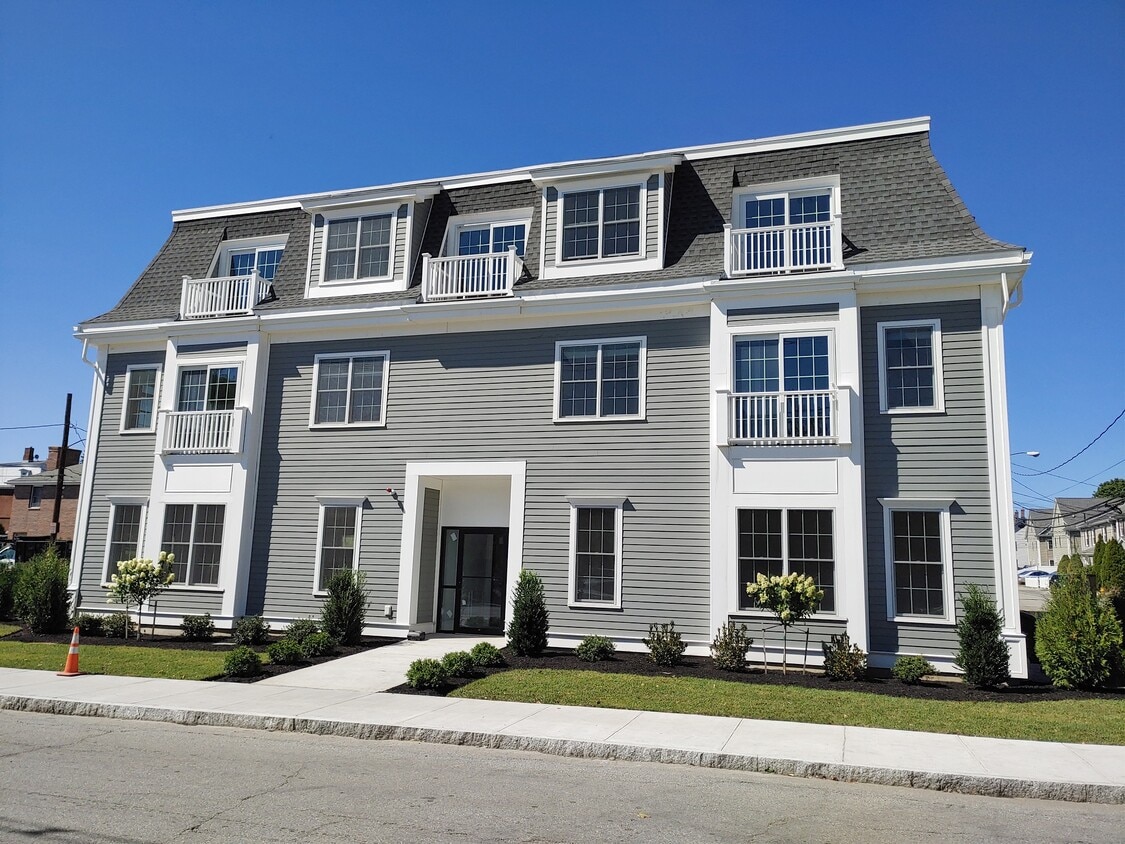 185 Willow St, Waltham, MA 02453 Apartments in Waltham, MA