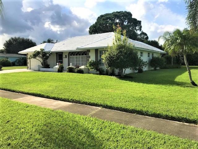 Foto del edificio - 1753 SE Adair Road  Port Saint Lucie Fl 34952