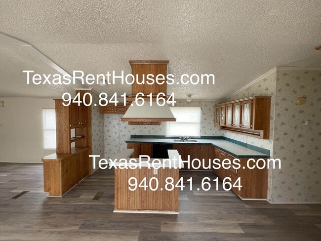 Building Photo - 3/2  $100 DISCOUNT FOR RENT PAID BY 1ST OF...