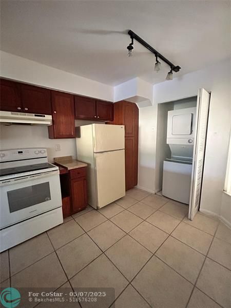 Building Photo - 2205 SW 80th Terrace