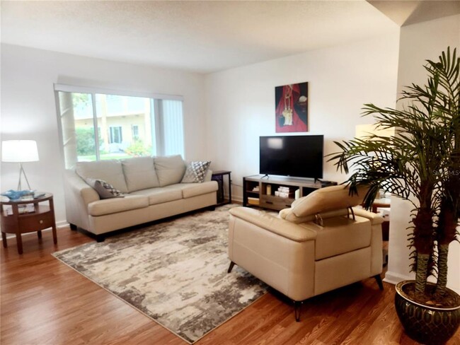 Building Photo - 2467 Finlandia Ln