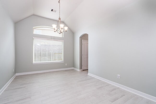 Building Photo - 204 Upland Dr