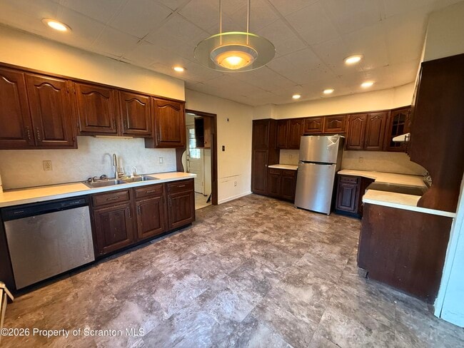 Foto del edificio - 947 Carmalt St