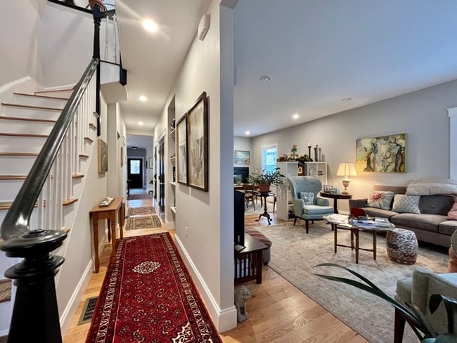 Building Photo - 9 Sherman St