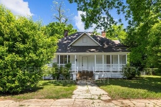 Building Photo - 1540 Cleveland Ave SW