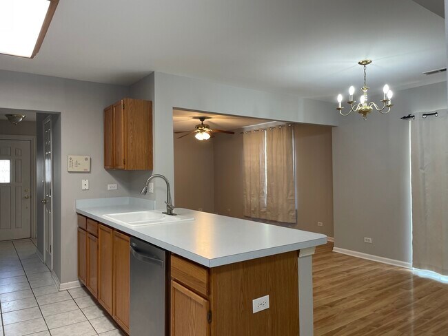 Building Photo - 1093 Symphony Dr