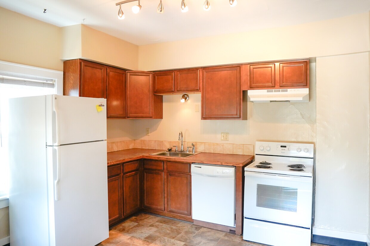 Primary Photo - 214 S Mantua St