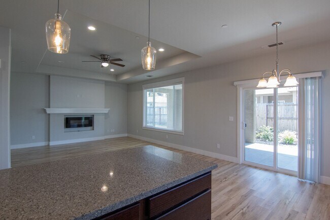 Foto del edificio - MOVE IN SPECIAL $500 OFF FIRST MONTHS RENT