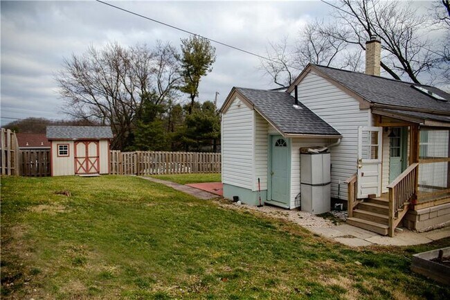 Building Photo - 13 Strohm Dr
